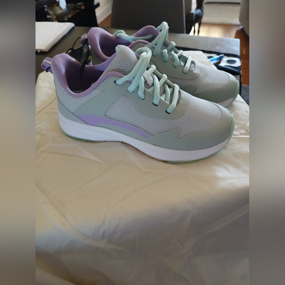 NWT Athletic Works  Girl Mesh Jogger Lace Up Sneakers Size 13